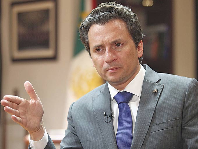 "Técnicamente estamos capacitados en muchas áreas, pero en otras no. En zonas donde no se ha hecho exploración, lo más seguro es que Pemex se abstenga por ahora, de tal forma que primero desarrollaremos lo que tenemos en el portafolio antes de estar pensando en cosas nuevas”. Emilio Lozoya, director general de Pemex. Foto: Mateo Reyes