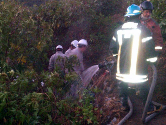 Pemex informó que el incidente ocurrido en la colonia Alta Villa de ese municipio fue originado por una toma clandestina en el poliducto Tuxpan-Azcapotzalco. Foto Ricardo Vitela Pemex informó que el incidente ocurrido en la colonia Alta Villa de ese municipio fue originado por una toma clandestina en el poliducto Tuxpan-Azcapotzalco. Foto Ricardo Vitela