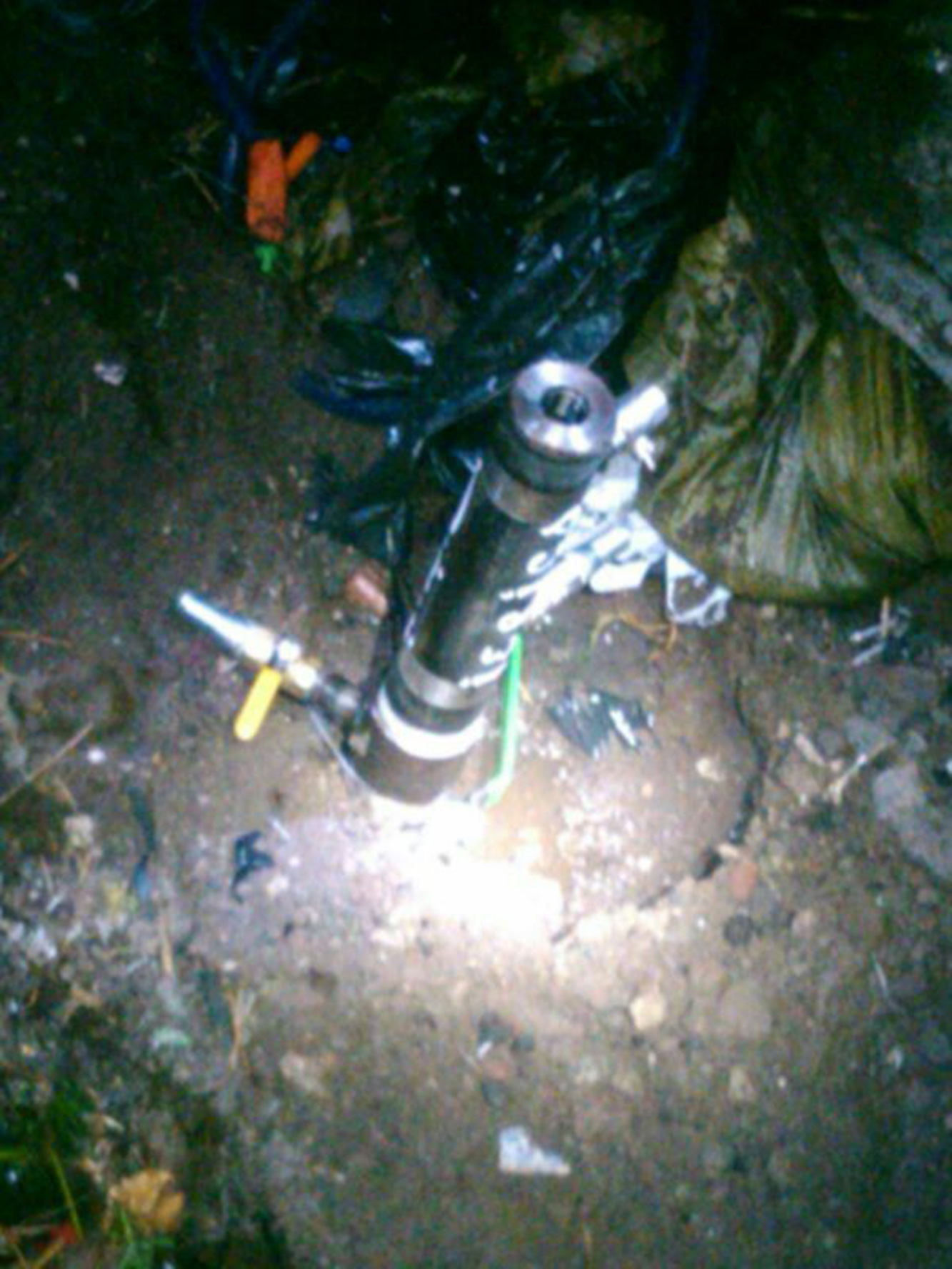 Pemex informó que el incidente ocurrido en la colonia Alta Villa de ese municipio fue originado por una toma clandestina en el poliducto Tuxpan-Azcapotzalco. Foto Ricardo Vitela Pemex informó que el incidente ocurrido en la colonia Alta Villa de ese municipio fue originado por una toma clandestina en el poliducto Tuxpan-Azcapotzalco. Foto Ricardo Vitela