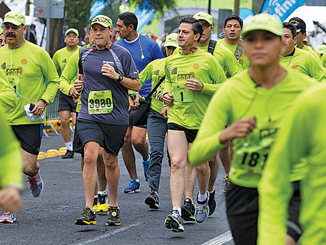El presidente Enrique Peña Nieto participó en la carrera “Molino del Rey”, que se llevó a cabo en conmemoración de los cien años de lealtad institucional del Estado Mayor Presidencial. Foto: Especial El presidente Enrique Peña Nieto participó en la carrera “Molino del Rey”, que se llevó a cabo en conmemoración de los cien años de lealtad institucional del Estado Mayor Presidencial. Foto: Especial