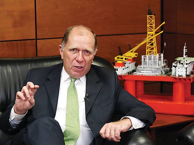 Carlos Morales Gil dijo que Pemex pierde diariamente 20 mil barriles de petróleo crudo por robo. Carlos Morales Gil dijo que Pemex pierde diariamente 20 mil barriles de petróleo crudo por robo.