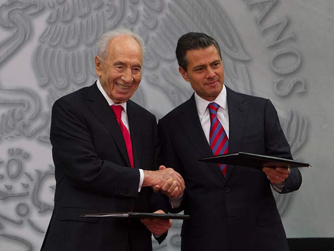 El gobierno de nuestro país firmó ocho acuerdos bilaterales con el israelí, durante la visita de Estado del presidente Shimon Peres a México (Foto: Cuartoscuro) El gobierno de nuestro país firmó ocho acuerdos bilaterales con el israelí, durante la visita de Estado del presidente Shimon Peres a México (Foto: Cuartoscuro)