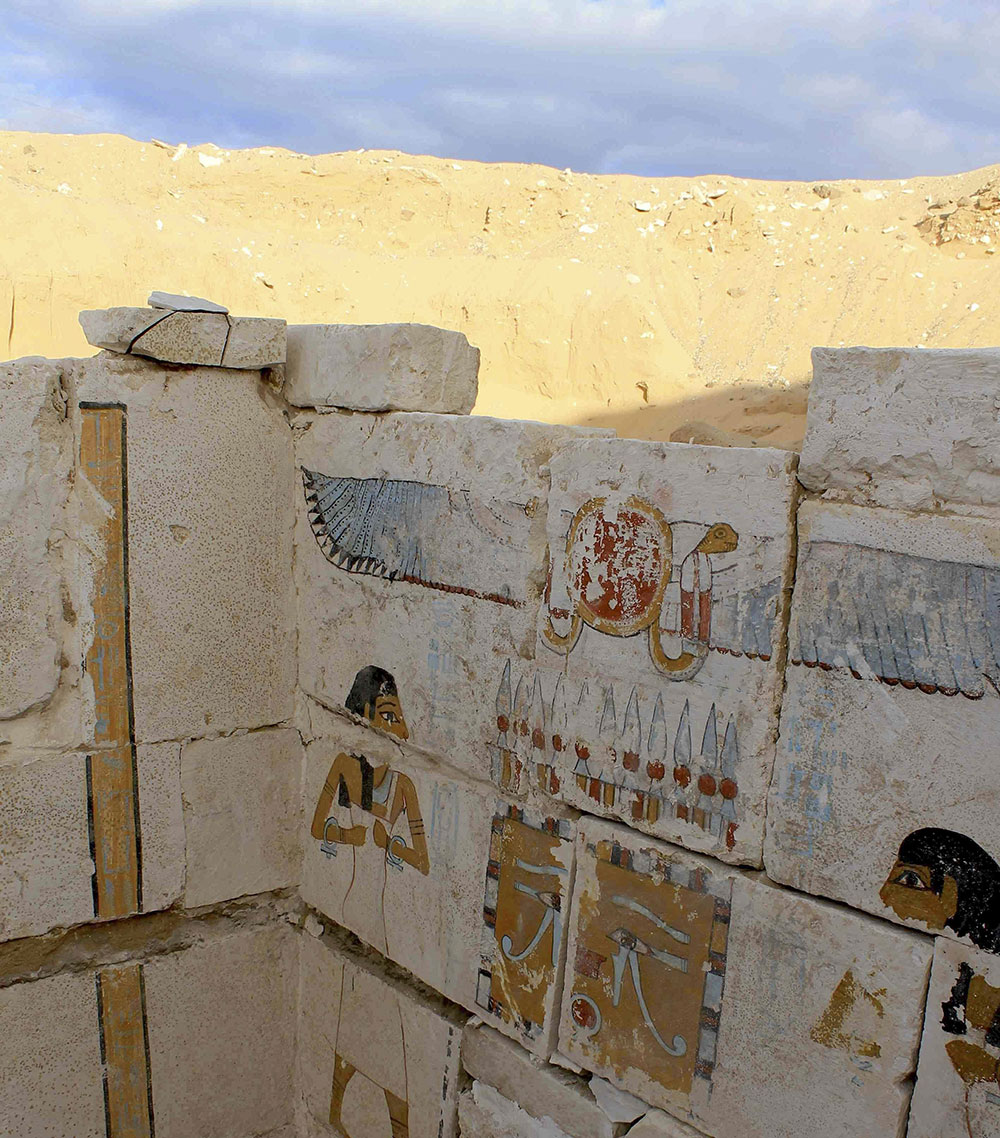 La tumba de un faraón desconocido hasta ahora y que probablemente pertenecía a la dinastía Abydos, que gobernó en el segundo periodo intermedio (en torno a 1650 a.C.).
