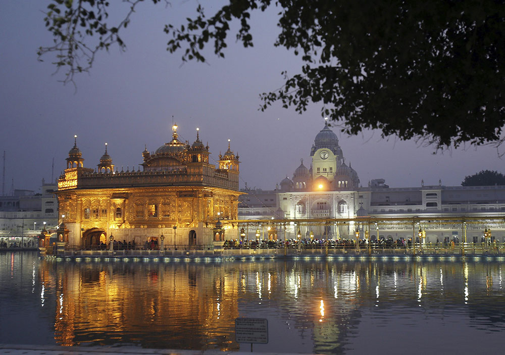 El conjunto religioso del Templo Dorado de Amritsar, India.