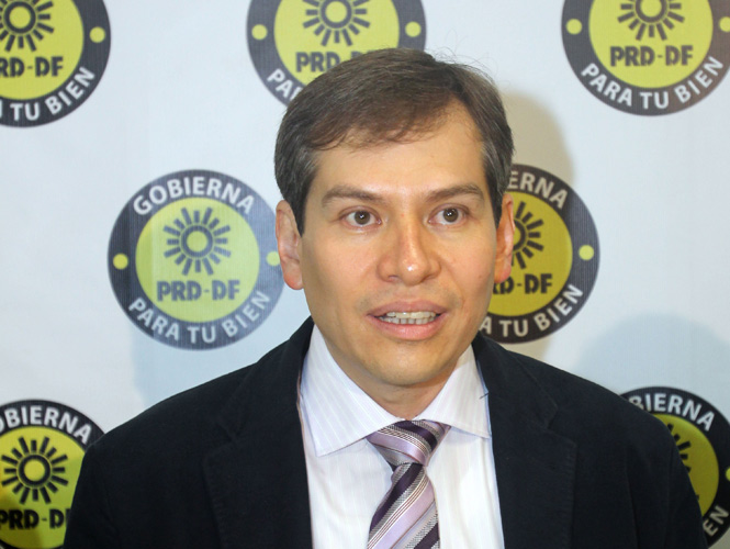 <b>Manuel Oropeza</b>, dirigente del sol azteca en la ciudad recordó que dicha ... - prdf_g