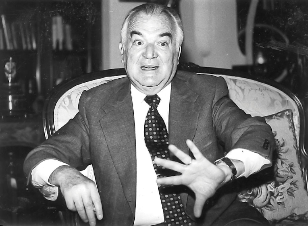 Miguel de la Madrid permaneció en su residencia en Coyoacán mientras que Miguel de la Madrid (4) permaneció en su residencia en Coyoacán