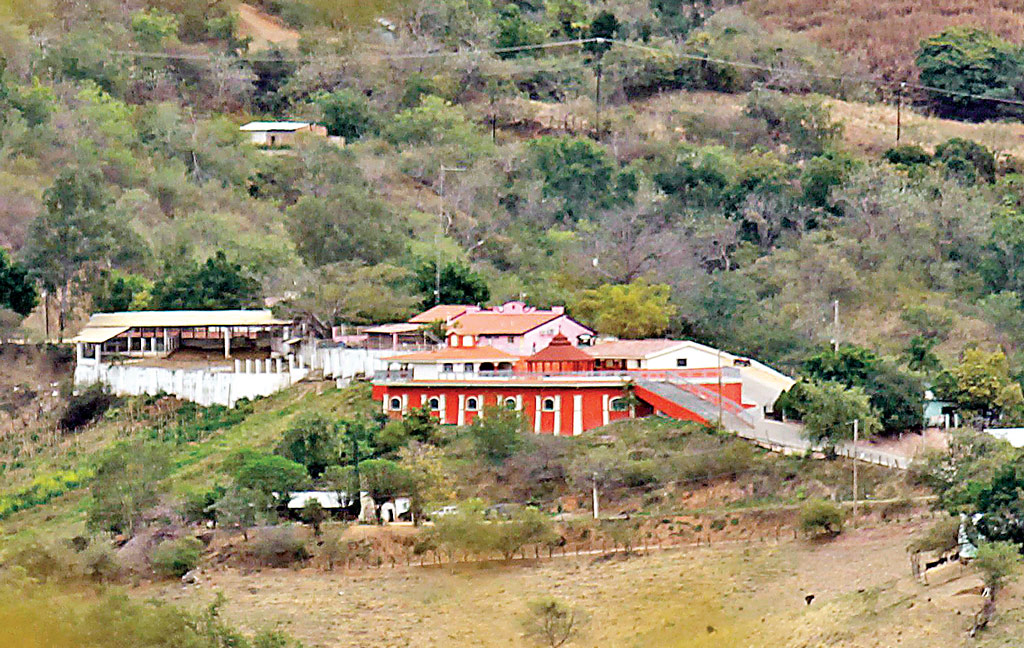 Joaquín El Chapo Guzmán nació en La Tuna, comunidad de 200 habitantes enclavada en la sierra del municipio de Badiraguato, Sinaloa. Foto: Reuters Joaquín El Chapo Guzmán nació en La Tuna, comunidad de 200 habitantes enclavada en la sierra del municipio de Badiraguato, Sinaloa. Foto: Reuters