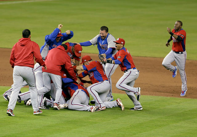 Puerto Rico consigue su boleto a semifinales al vencer a EU (AP) Puerto Rico consigue su boleto a semifinales al vencer a EU (AP)