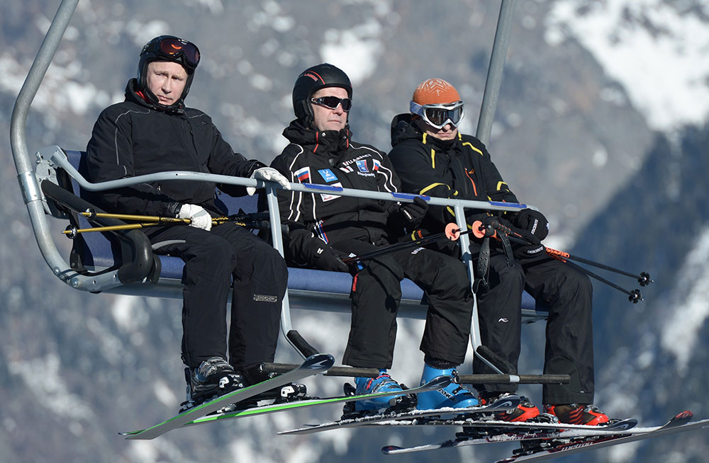 Putin, de 61 años, visitó algunos lugares donde se efectuarán las competiciones en Sochi, una ciudad turística a orillas del Mar Negro que será sede de las Olimpiadas del 7 al 23 de febrero.
