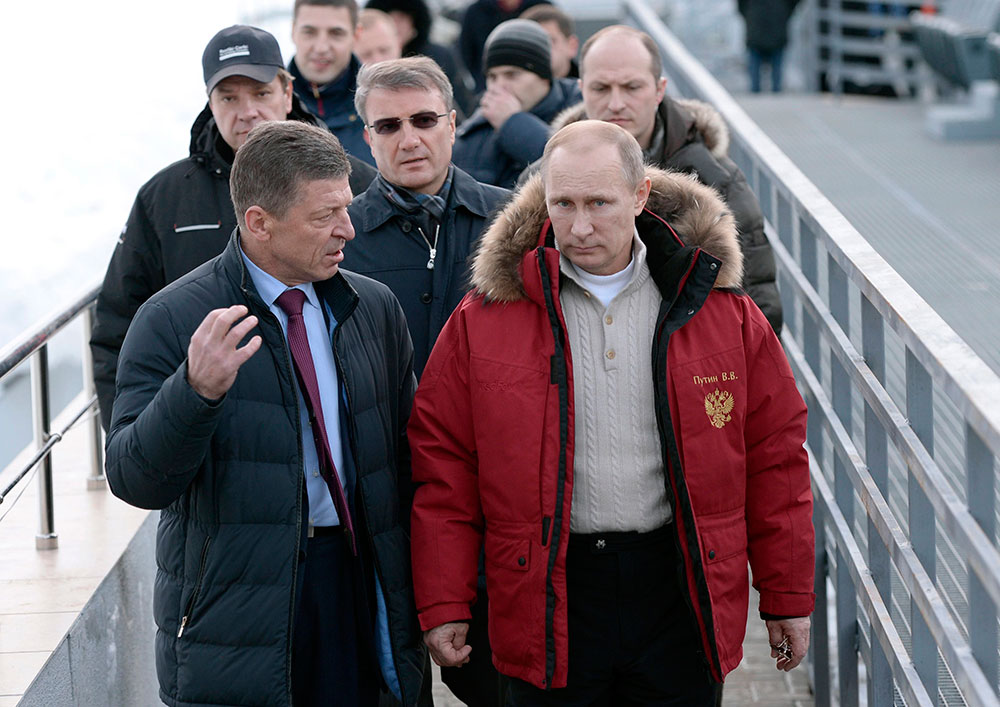 Putin, de 61 años, visitó algunos lugares donde se efectuarán las competiciones en Sochi, una ciudad turística a orillas del Mar Negro que será sede de las Olimpiadas del 7 al 23 de febrero.