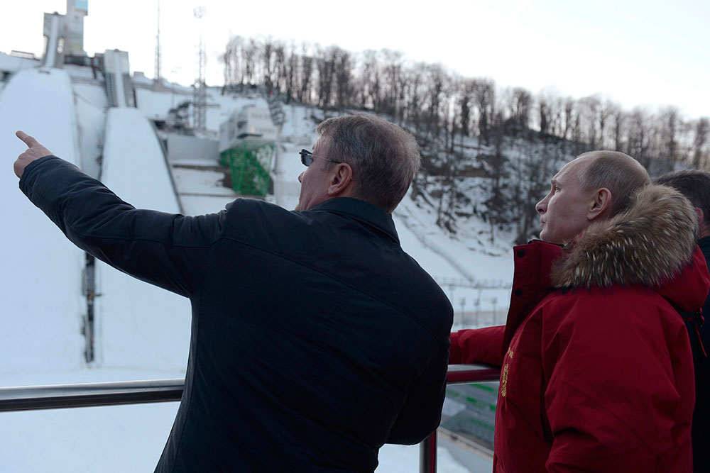 Putin, de 61 años, visitó algunos lugares donde se efectuarán las competiciones en Sochi, una ciudad turística a orillas del Mar Negro que será sede de las Olimpiadas del 7 al 23 de febrero.