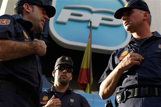 La prensa española difundió varias comunicaciones entre Rajoy y Bárcenas en las que se constata el nerviosismo de ambos por la contabilidad B del PP y los sobresueldos a dirigentes del mismo.