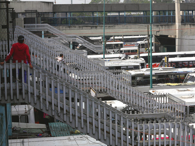 El transporte que ofrece acceso a personas con discapacidad física, auditiva o visual se concentra en el centro y menos al poniente.