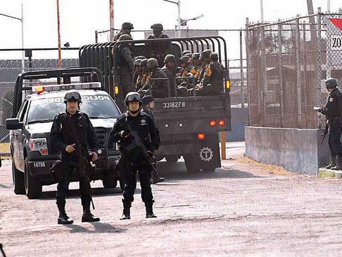 Joaquín El Chapo Guzmán ingresó poco antes de las 15:00 horas de ayer al penal de máxima seguridad El Altiplano. Foto: Notimex Joaquín El Chapo Guzmán ingresó poco antes de las 15:00 horas de ayer al penal de máxima seguridad El Altiplano. Foto: Notimex