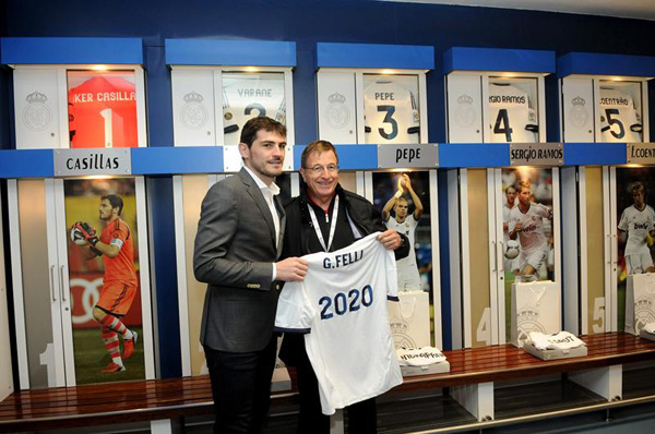 Los miembros de la Comisión de Evaluación del COI visitaron las instalaciones del Santiago Bernabéu. (EFE) Los miembros de la Comisión de Evaluación del COI visitaron las instalaciones del Santiago Bernabéu. (EFE)