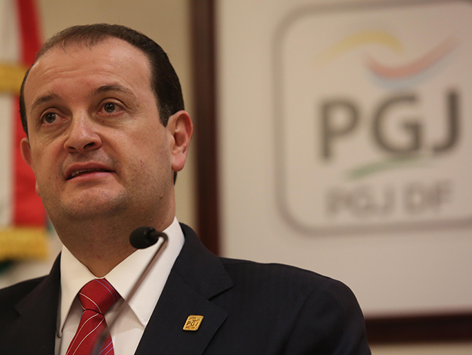 El procurador capitalino, Rodolfo Ríos Garza, descartó que en la Ciudad de México operen grupos del crimen organizado. El procurador capitalino, Rodolfo Ríos Garza, descartó que en la Ciudad de México operen grupos del crimen organizado.