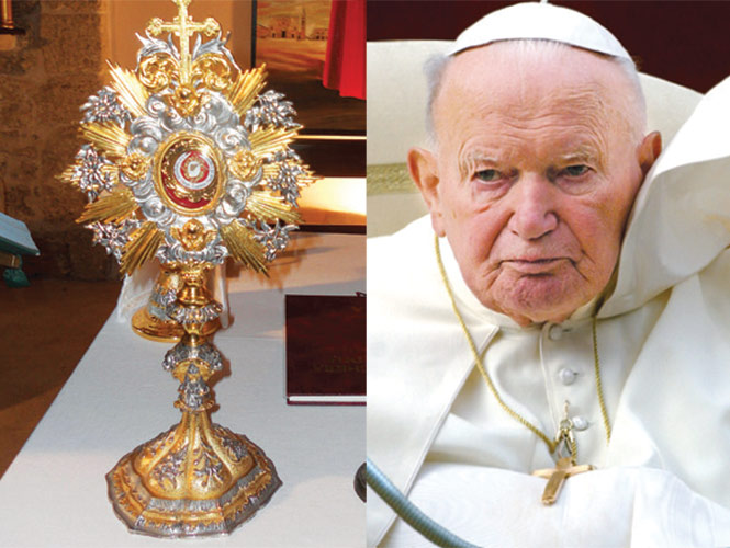 El relicario que contenía el trozo de tela con la sangre del papa Juan Pablo II fue robado de la comunidad italiana de Abruzos. Fotos: AP El relicario que contenía el trozo de tela con la sangre del papa Juan Pablo II fue robado de la comunidad italiana de Abruzos. Fotos: AP