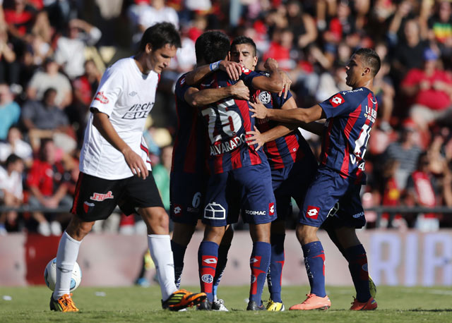 San Lorenzo obtiene el triunfo ante el Colón por la mínima diferencia (AP) San Lorenzo obtiene el triunfo ante el Colón por la mínima diferencia (AP)