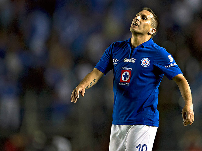 La Máquina suma un nuevo fracaso. "Chaco" Giménez anotó, pero no le alcanzó a los celestes (Mexsport) La Máquina suma un nuevo fracaso. "Chaco" Giménez anotó, pero no le alcanzó a los celestes (Mexsport)