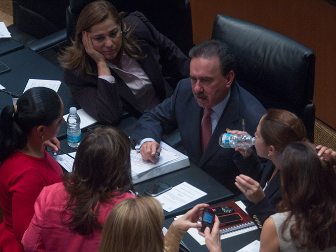 El legislador Miguel Ángel Chico descartó que hubiera algo “secreto” tanto en lo político como en lo energético.