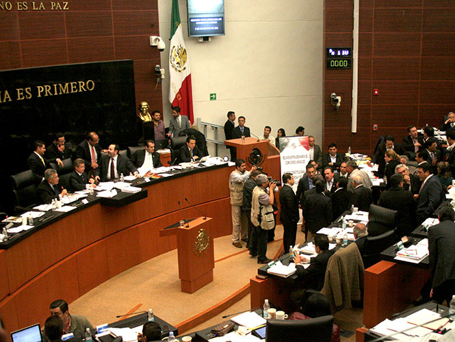 La minuta fue avalada por mayoría con las modificaciones hechas por la colegisladora, entre ellas cambiar el término "adquirir" por "comprar" en materia de publicidad electoral.