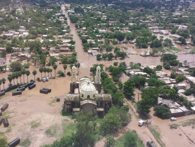 Al menos siete municipios de Sinaloa, a los que podrían agregarse otros, requerirán unos mil 200 millones de pesos para su reconstrucción, estimó el gobernador Mario López Valdez. Al menos siete municipios de Sinaloa, a los que podrían agregarse otros, requerirán unos mil 200 millones de pesos para su reconstrucción, estimó el gobernador Mario López Valdez