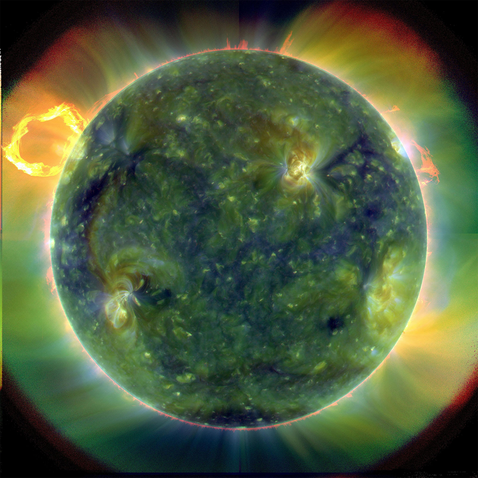 La también llamada M60 pesa 200 millones de veces más que el Sol.