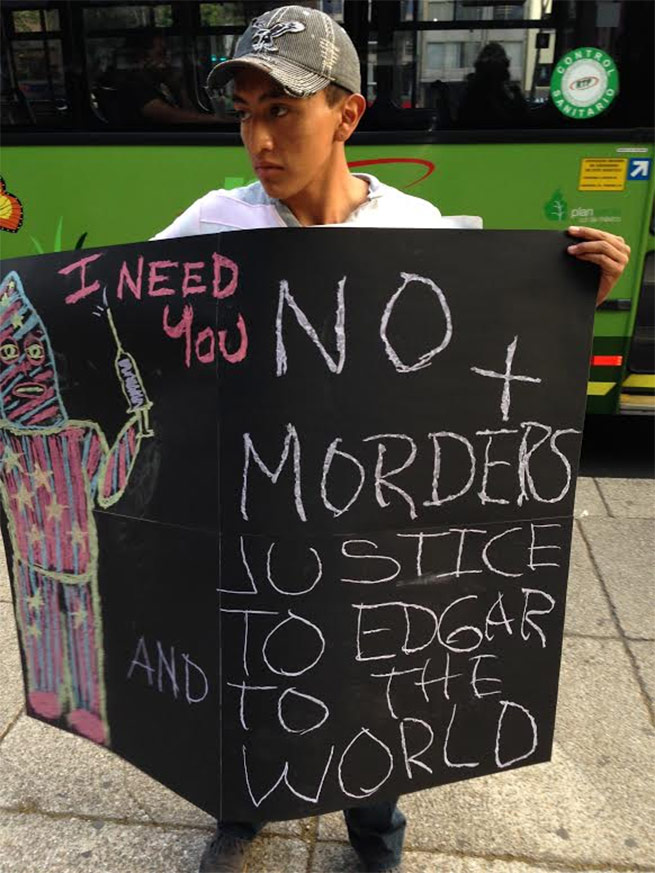 Los manifestantes con pancartas en mano pidieron justicia para Édgar Tamayo condenado a la pena de muerte en Huntsville, Texas Los manifestantes con pancartas en mano pidieron justicia para Édgar Tamayo condenado a la pena de muerte en Huntsville, Texas