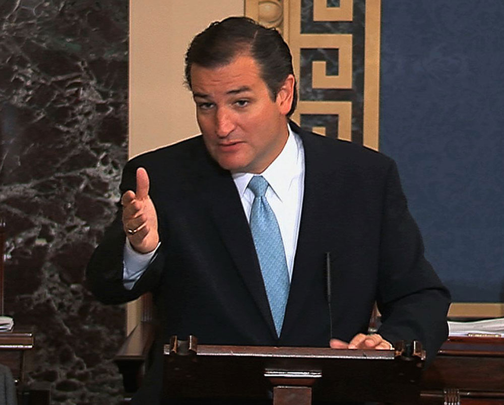 Intervención maratónica. El senador republicano Ted Cruz habló durante más de 16 horas desde la tribuna de la Cámara Alta, en un intento por socavar la ley de salud conocida como Obamacare.