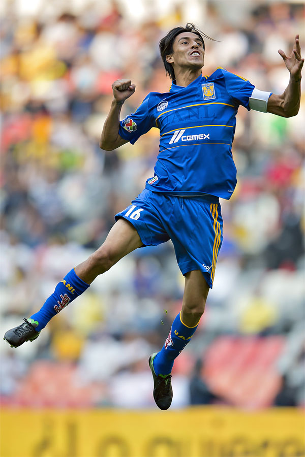 Tigres vence 2-0 al América. Lucas Lobos hizo el segundo gol del conjunto felino (Mexsport) Tigres vence 2-0 al América. Lucas Lobos hizo el segundo gol del conjunto felino (Mexsport)