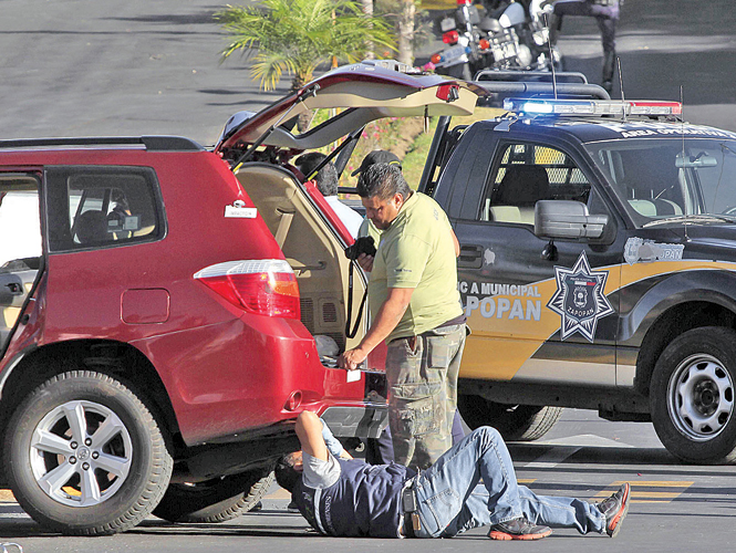 Desconocidos asesinaron al secretario de Turismo de Jalisco, José de Jesús Gallegos Álvarez, sobre la avenida Acueducto y la calle Patria, en Zapopan.
