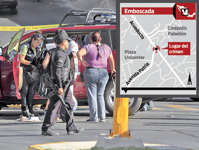 Miembros de la policía estatal detuvieron en las inmediaciones a cuatro personas que viajaban en una camioneta.