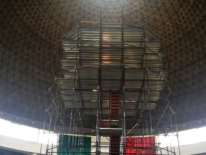 Ricardo Caballero presenta su obra "Modelo para armar y vigilar" en la Torre de Lecumberri Ricardo Caballero presenta su obra "Modelo para armar y vigilar" en la Torre de Lecumberri