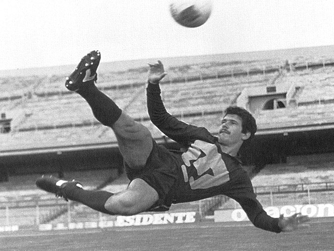 Como jugador, Tuca abastecía a los delanteros, pero también tenía gol.