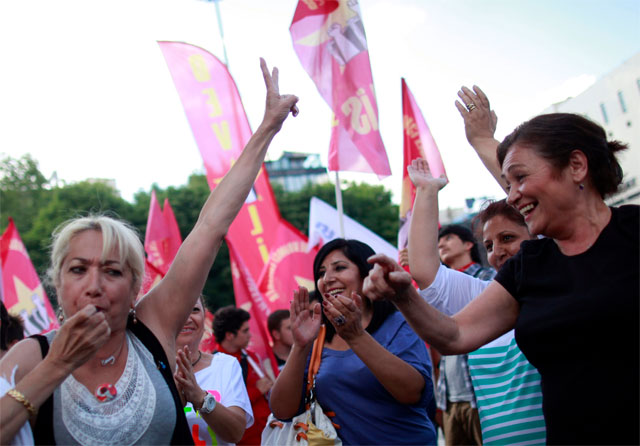 Ellas tienen el poder. Miles de mujeres protagonizaron este sábado una marcha multitudinaria por las calles de Estambul, en un nuevo episodio de las protestas que afectan a Turquía desde la semana pasada.