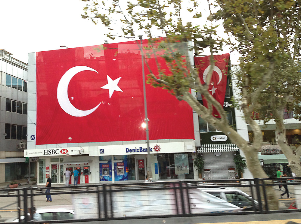Las calles de Estambul lucen cada vez más a la altura de las de una potencia económica. Foto: José Carreño Figueras Las calles de Estambul lucen cada vez más a la altura de las de una potencia económica. Foto: José Carreño Figueras
