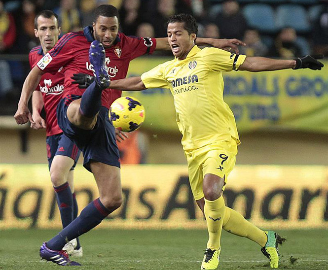 Gio colaboró con la asistencia de la segunda anotación del Submarino Amarillo (EFE)
