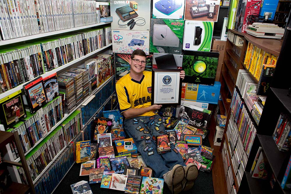 Michael Thomasson es el nuevo poseedor del récord mundial por la colección más grande de videojuegos