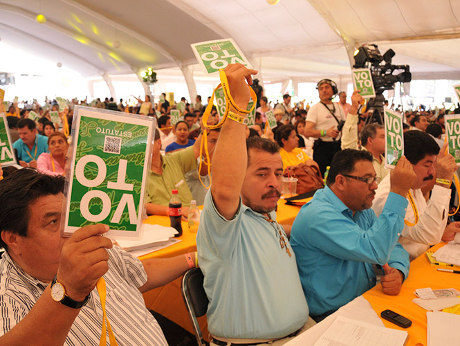 En total, 600 congresistas participaron en la mesa encargada de analizar y modificar los estatutos del PRD.