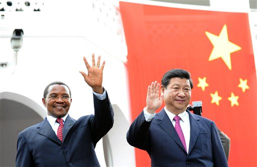 Llega a África. El presidente chino, Xi Jinping, arribó a Tanzania, en el marco de su primera gira internacional.