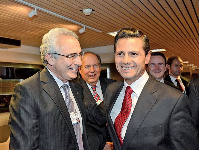 El expresidente Ernesto Zedillo acudió a la conferencia ofrecida por Peña Nieto, quien resaltó la aprobación de las reformas estructurales en 2013